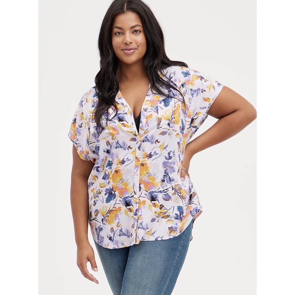 Torrid Dolman Short Sleeve Collarless Button Down Floral Blouse in Purple